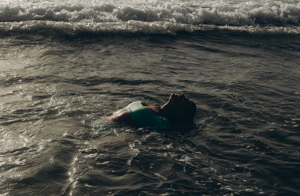 “Tempat Favorit 2 Menit – Pelukan Hangat 3 Menit”: Blueprint 5 Menit Tidur Nyenyak Setiap Malam